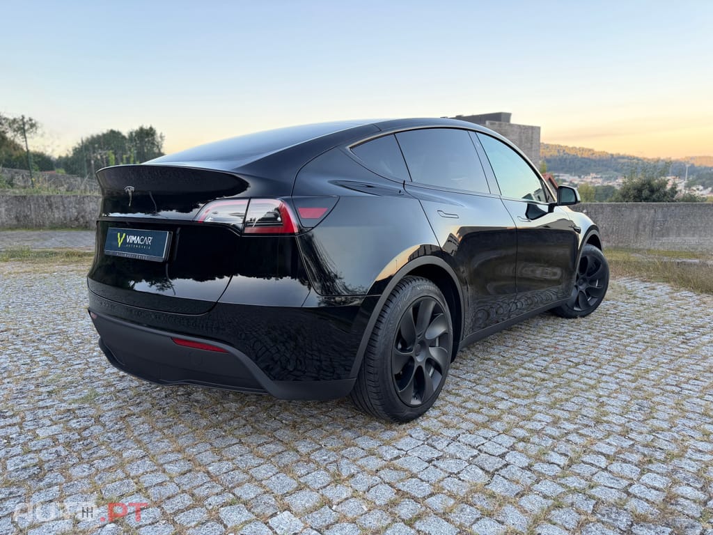 Tesla Model Y RWD
