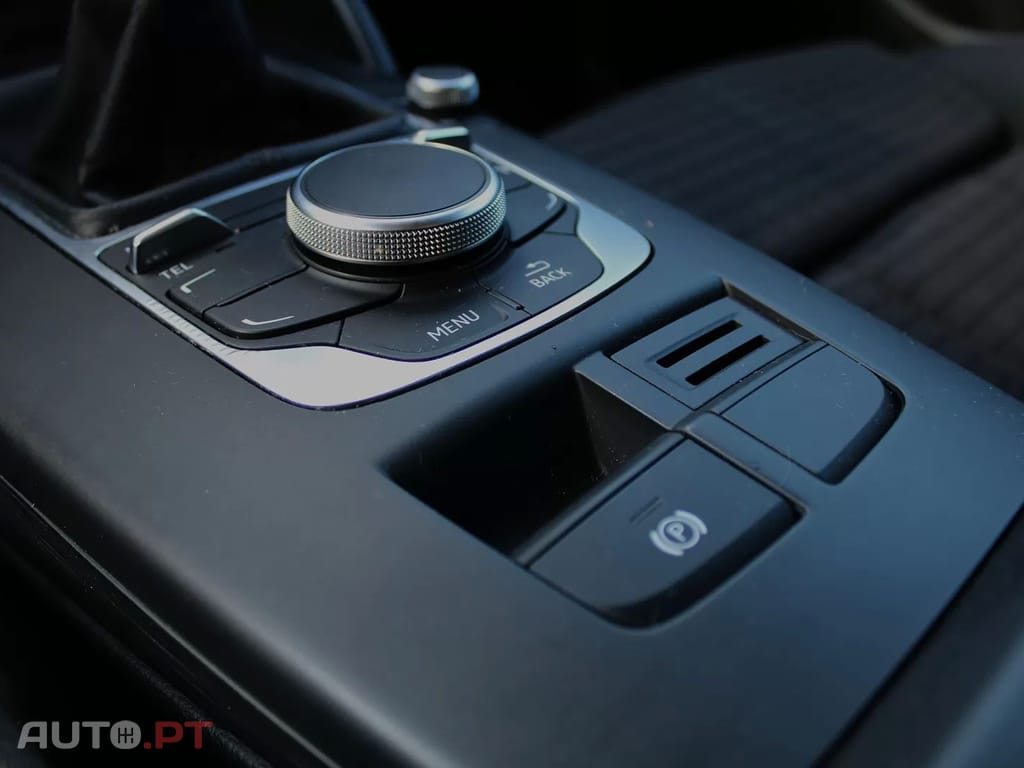 Audi A3 1.6 TDI Business Line Attraction Ultra