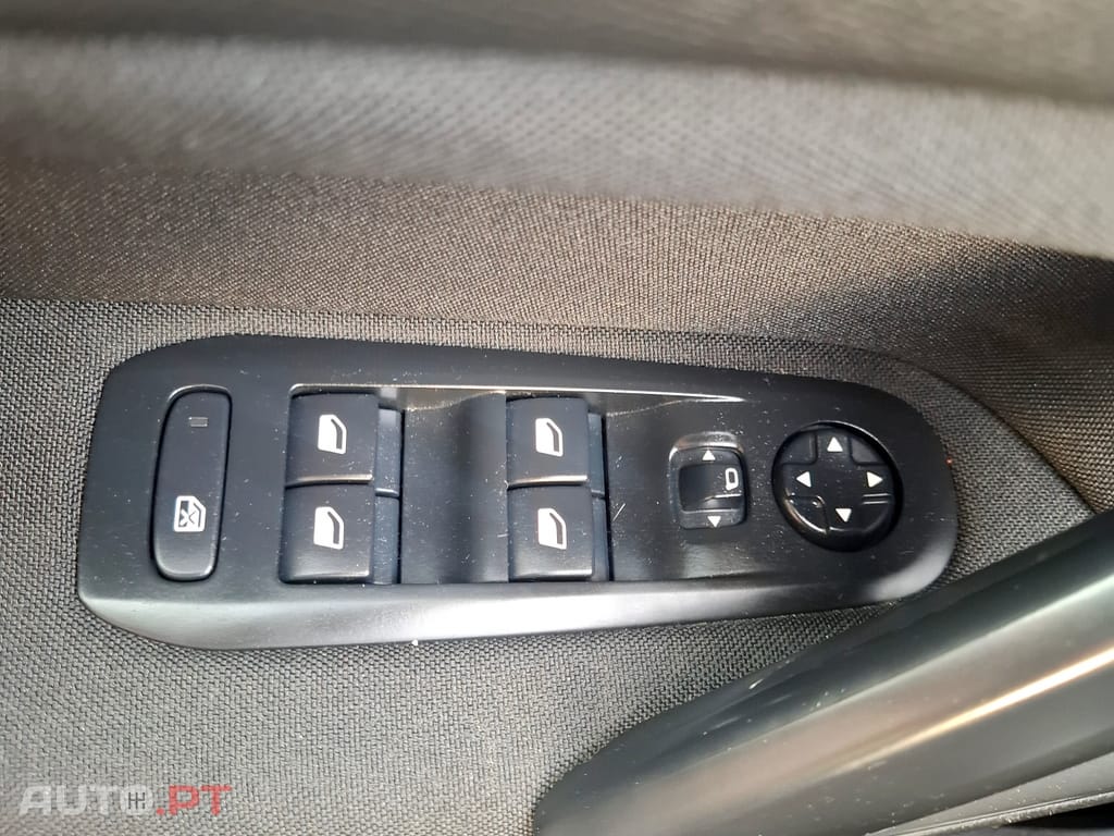 Peugeot 308 1.5 BlueHDi Business Line