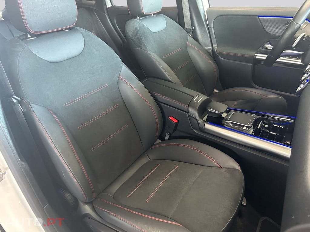 Mercedes-Benz EQA I.V.A DEDUTIVEL 250 AMG + TETO 