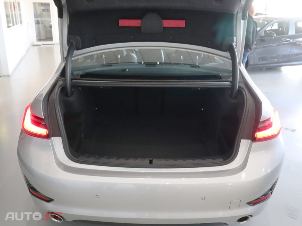 BMW 320 d Auto