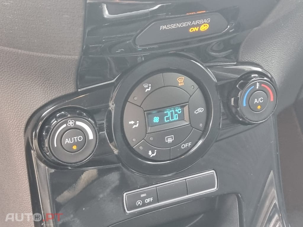 Ford Fiesta 1.0 T EcoBoost Titanium