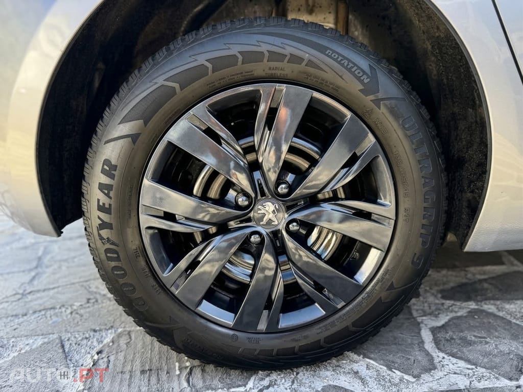 Peugeot 308 BlueHDi FAP 100 Stop & Start Access — fotografia 11