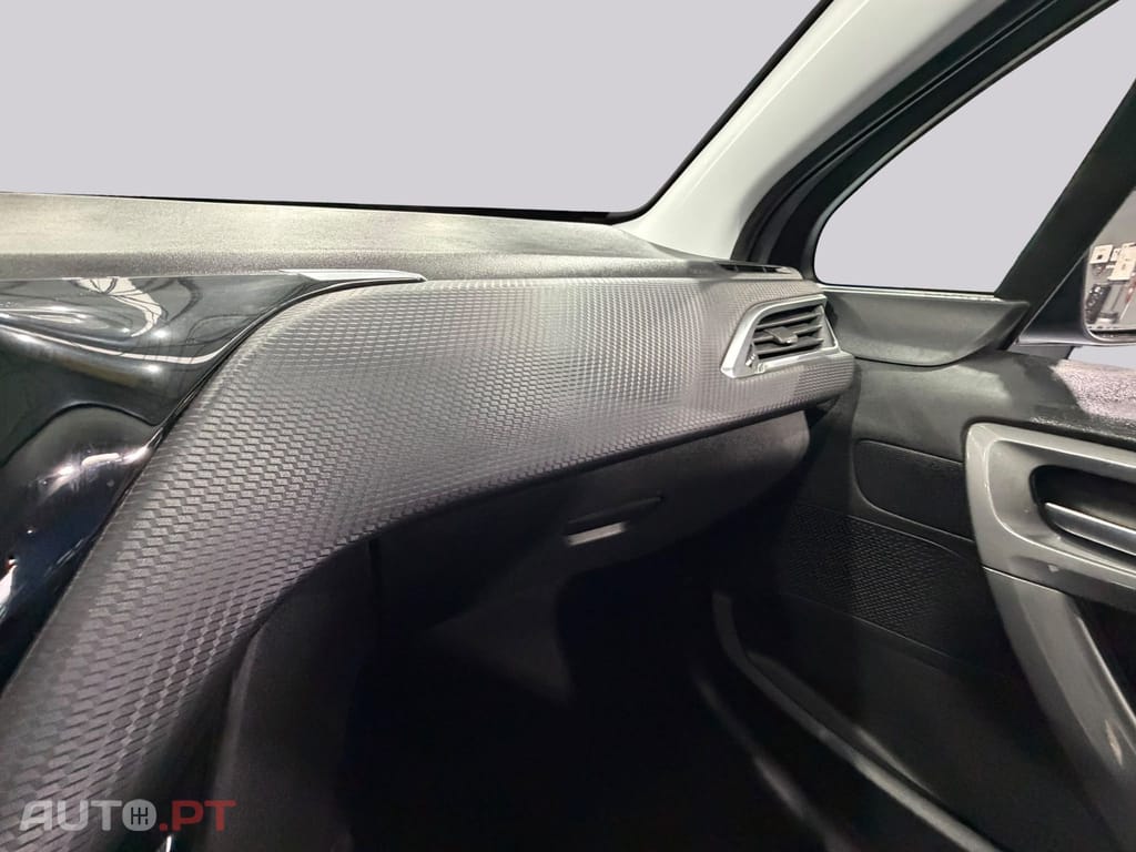Peugeot 2008 1.2 Business