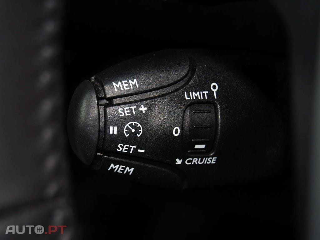 Peugeot 208 1.2 Hybrid Allure e-DCS6