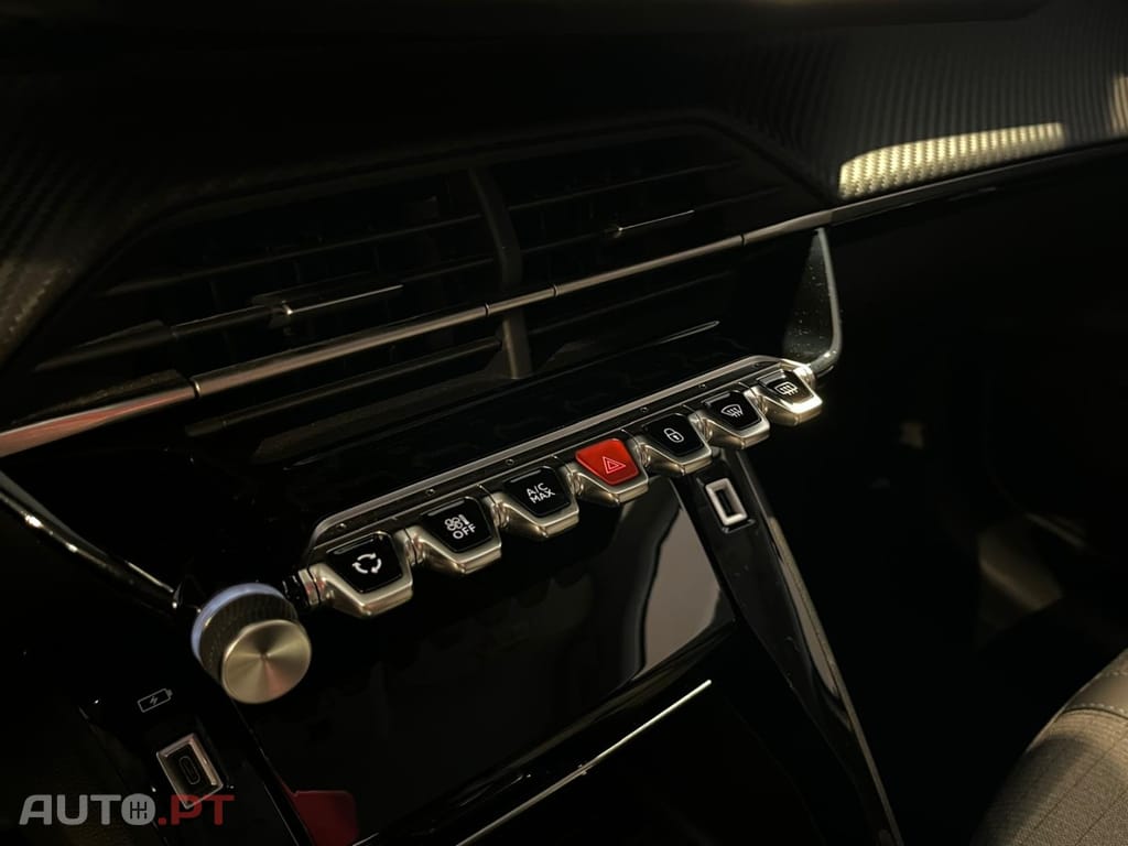 Peugeot E-208 50 kWh Allure Pack