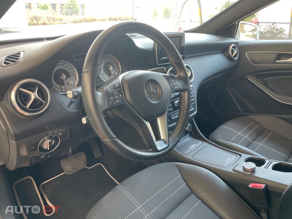 Mercedes-Benz A 180 7G-DCT Urban