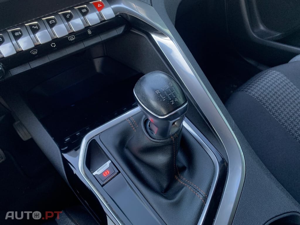 Peugeot 3008 1.5 BlueHDi Active