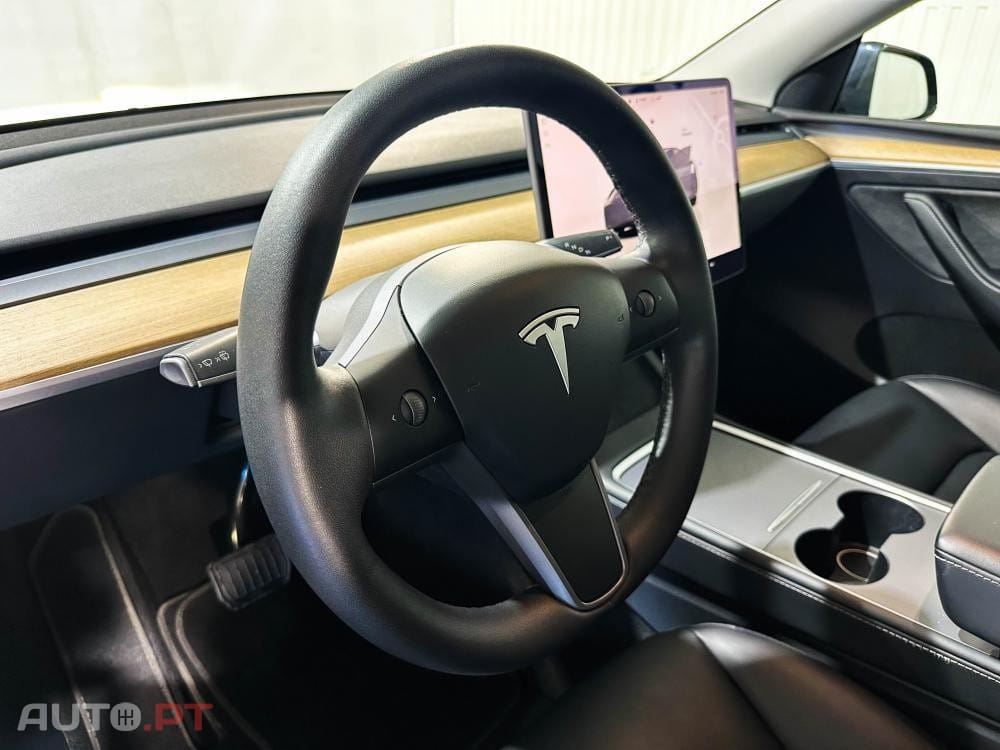Tesla Model Y Long Range Dual Motor AWD