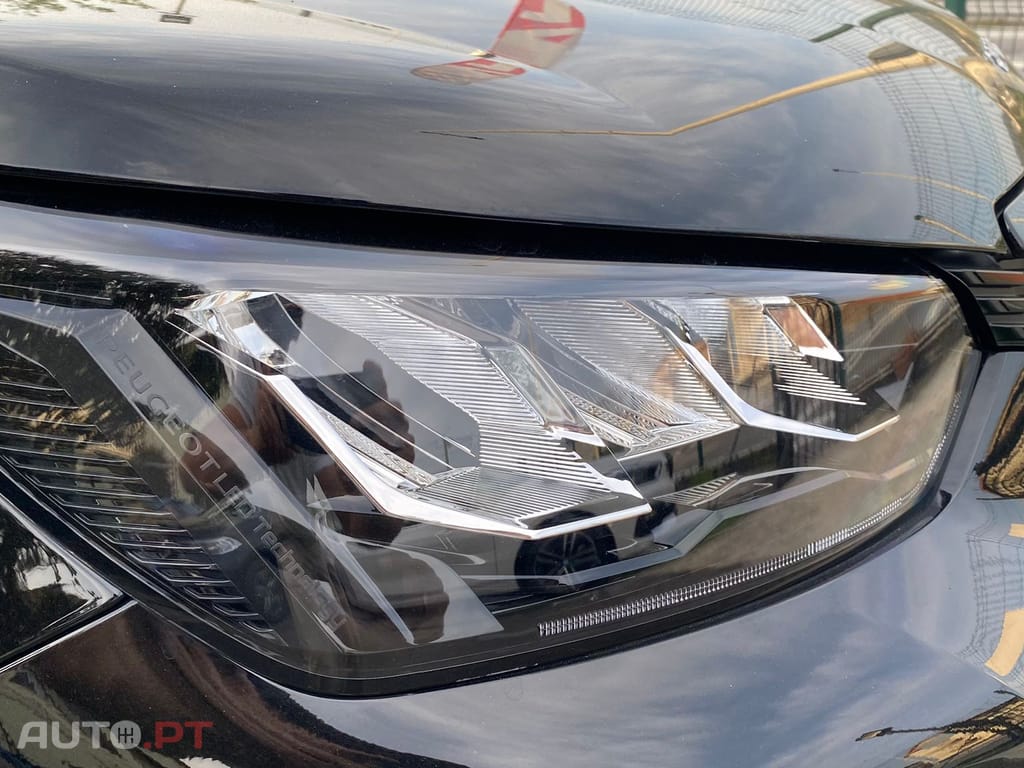 Peugeot E-2008 Allure