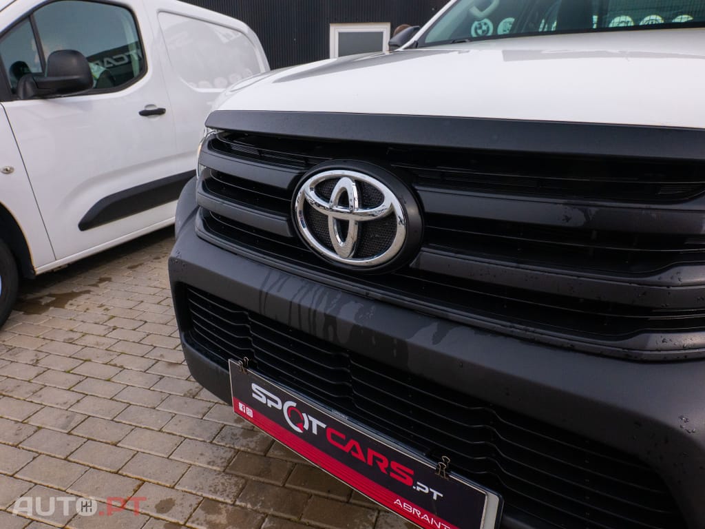 Toyota Hilux 2.4 D-4D 4WD CS CM