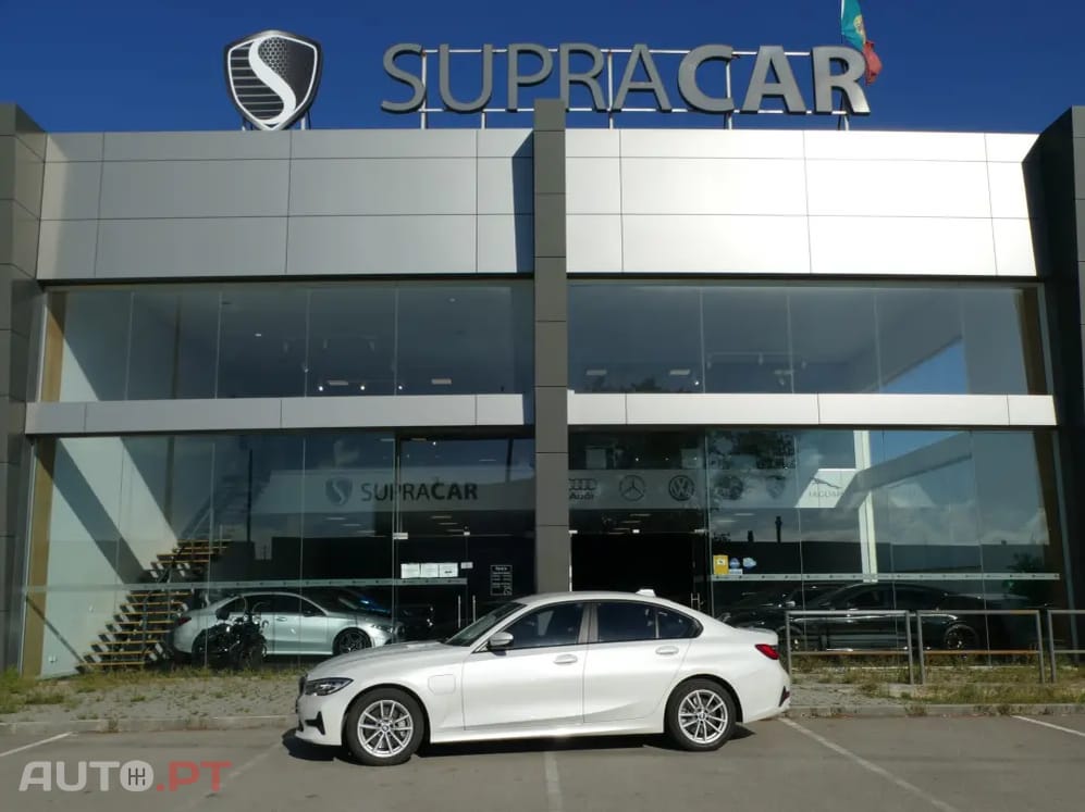 BMW 330 e iPerformance Advantage