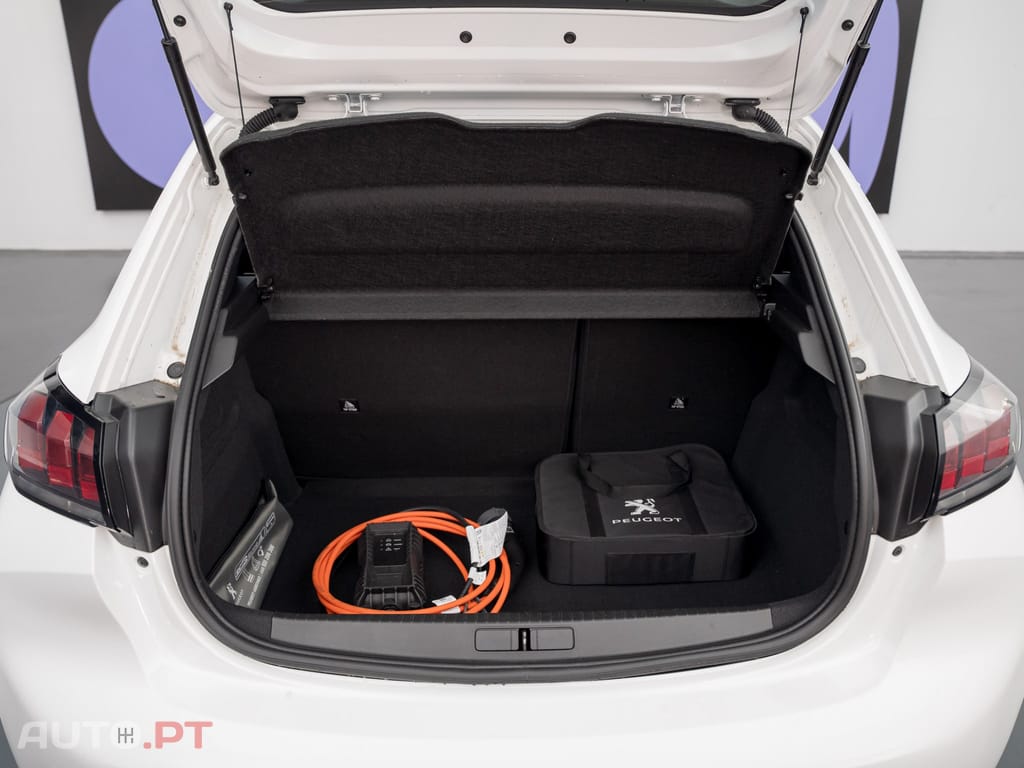 Peugeot E-208 50 kWh Active