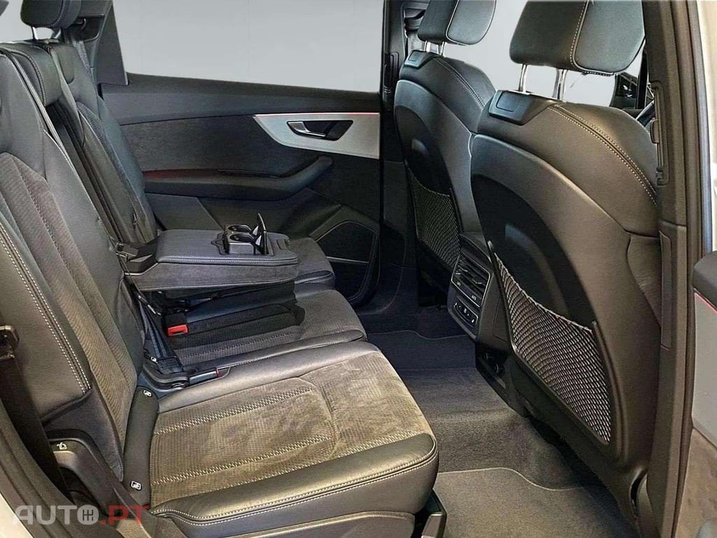 Audi Q7 I.V.A DEDUTÍVEL 55 TFSIe S line quattro 