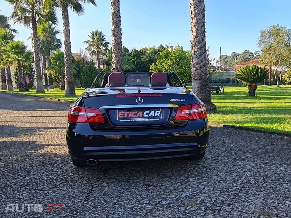 Mercedes-Benz E 220 Outro