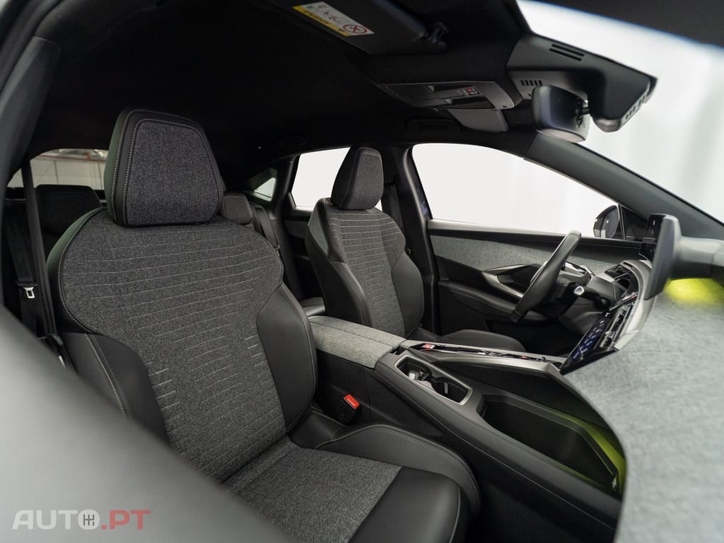 Peugeot 3008 1.2 Hybrid Allure e-DCS6
