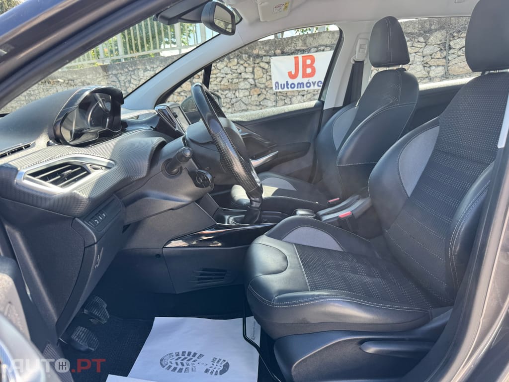 Peugeot 2008 1.2 PureTech Allure