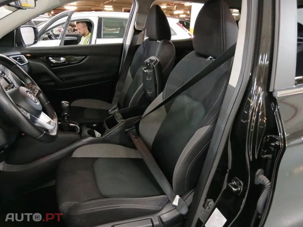 Nissan Qashqai 1.3 DIG-T N-Connecta J18