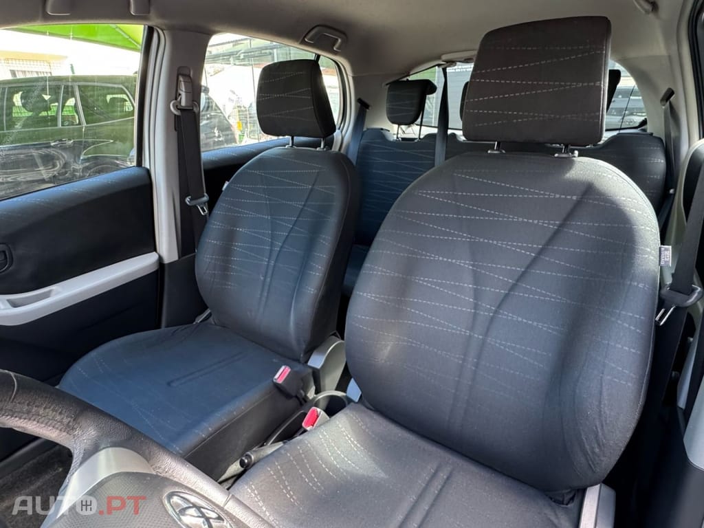 Toyota Yaris 1.0 VVT-i AC