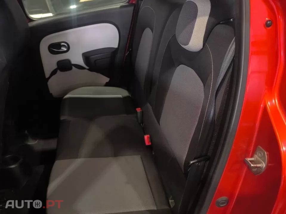 Renault Twingo 1.0 SCe Dynamique — fotografia 15