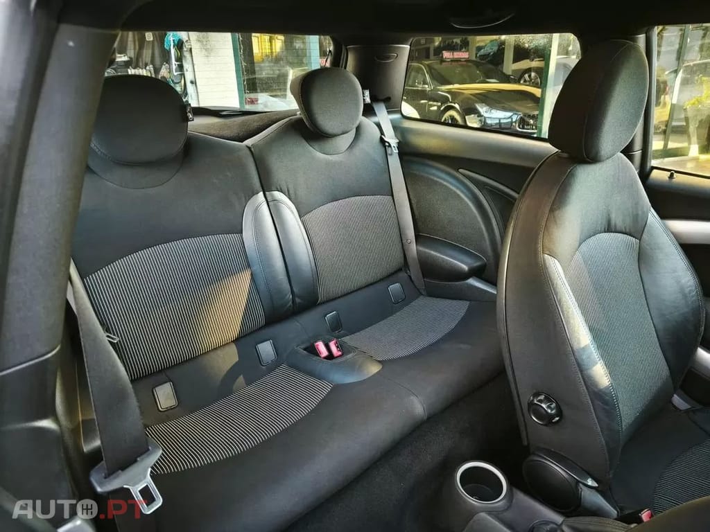 MINI Cooper Cooper D