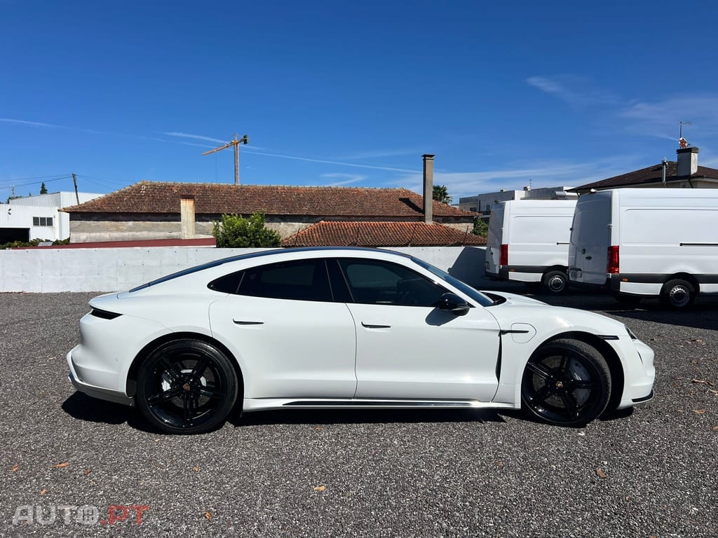 Porsche Taycan Turbo