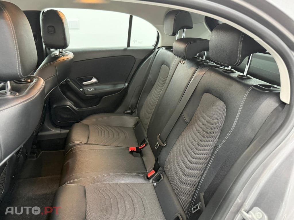 Mercedes-Benz A 200 Outro