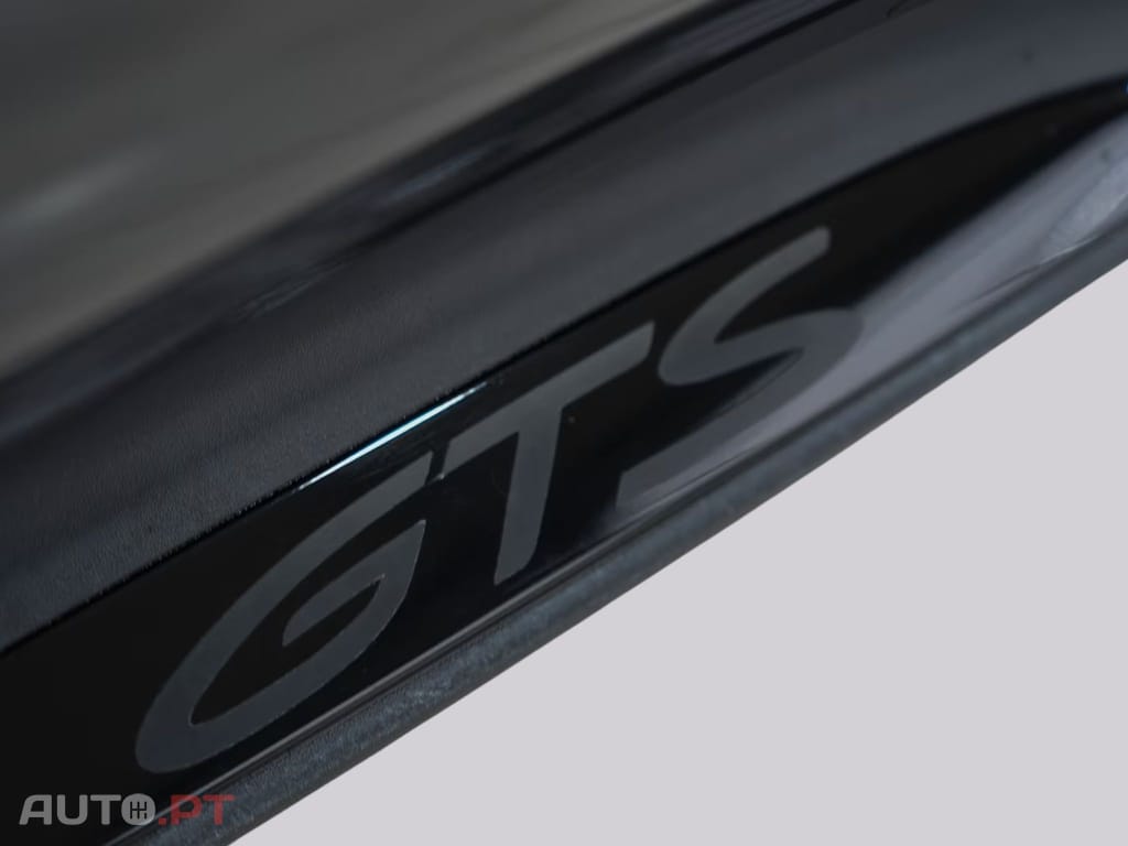 Porsche Taycan GTS I.V.A DEDUTIVEL 