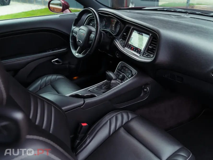 Dodge Challenger Auto SXT Plus