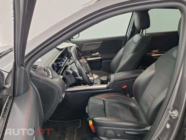 Mercedes-Benz EQA 250 AMG Line IVA Dedutível