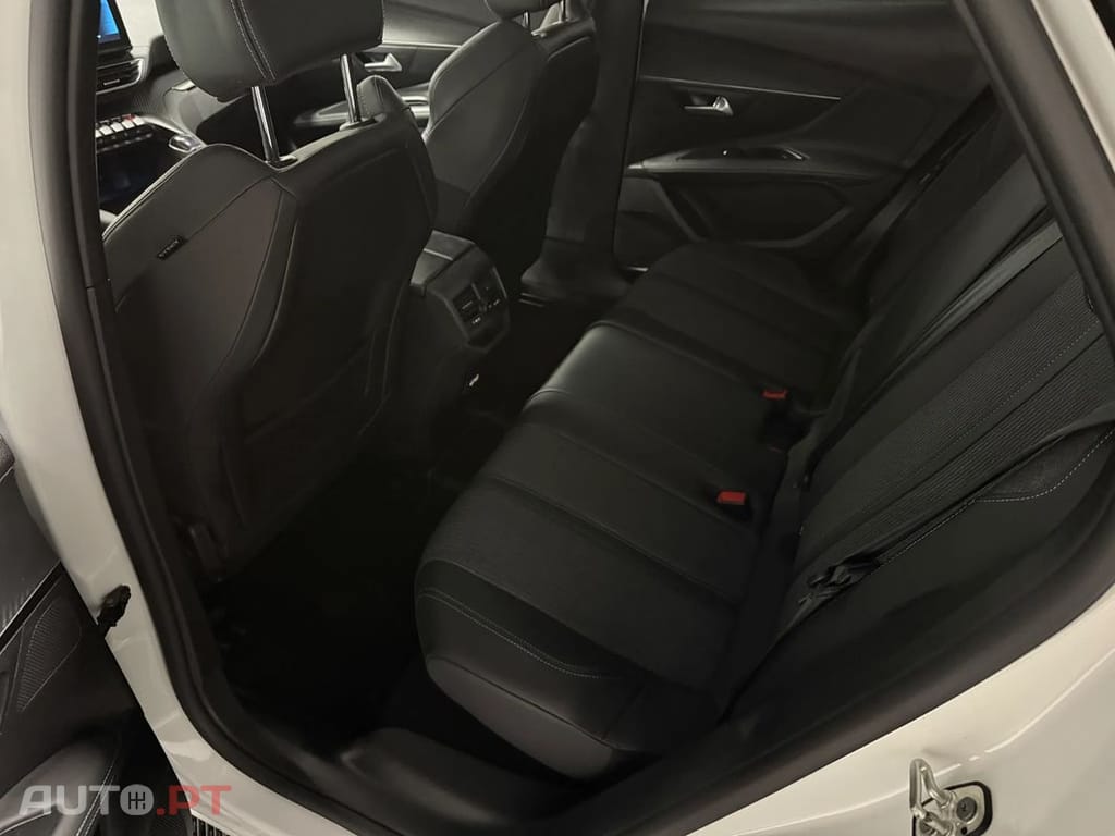 Peugeot 3008 PureTech 130 Stop & Start GPF Allure