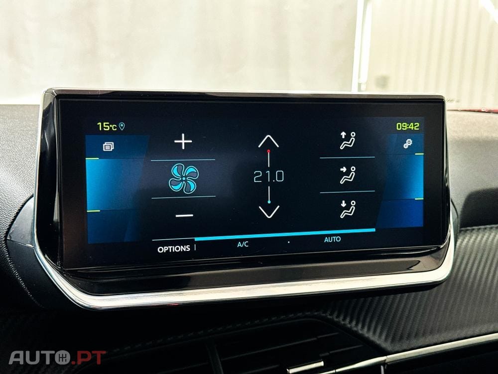 Peugeot E-2008 50 kWh Allure Pack