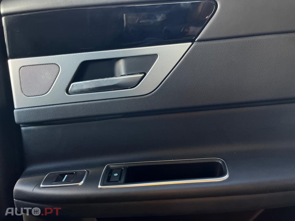 Jaguar XF 2.0d PRESTIGE