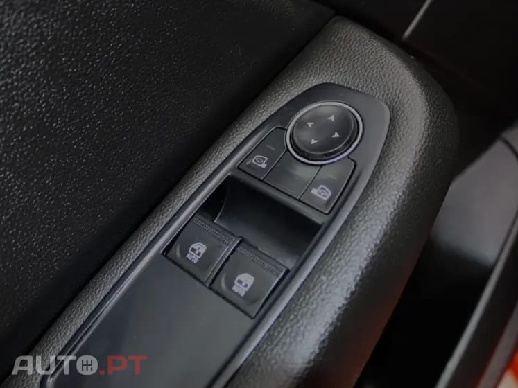 Renault Clio 1.5 Blue dCi Intens — fotografia 12