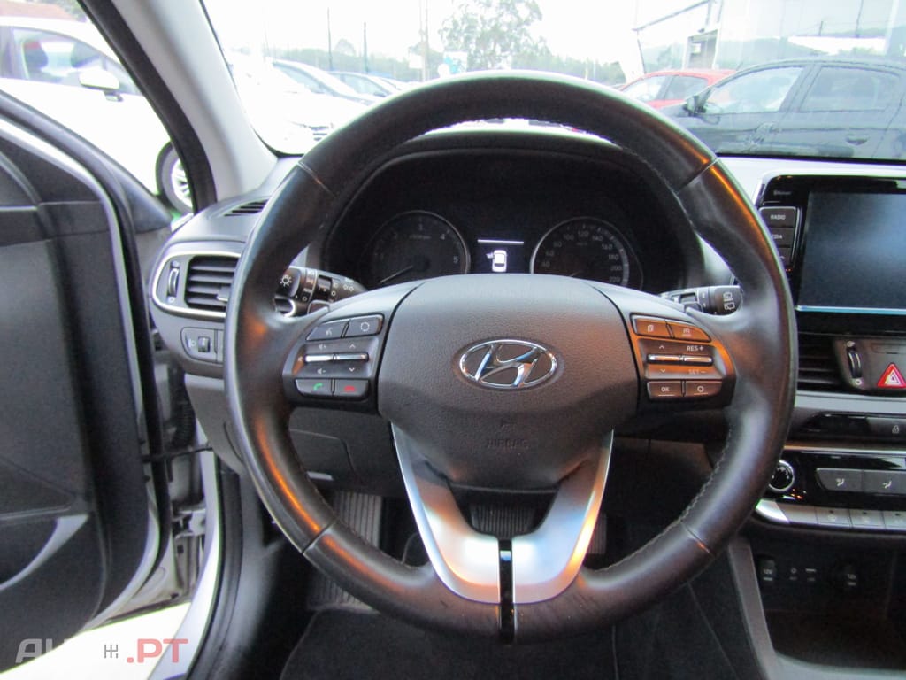 Hyundai i30 1.6 CRDi Blue Comfort Auto AC+J17 DCT