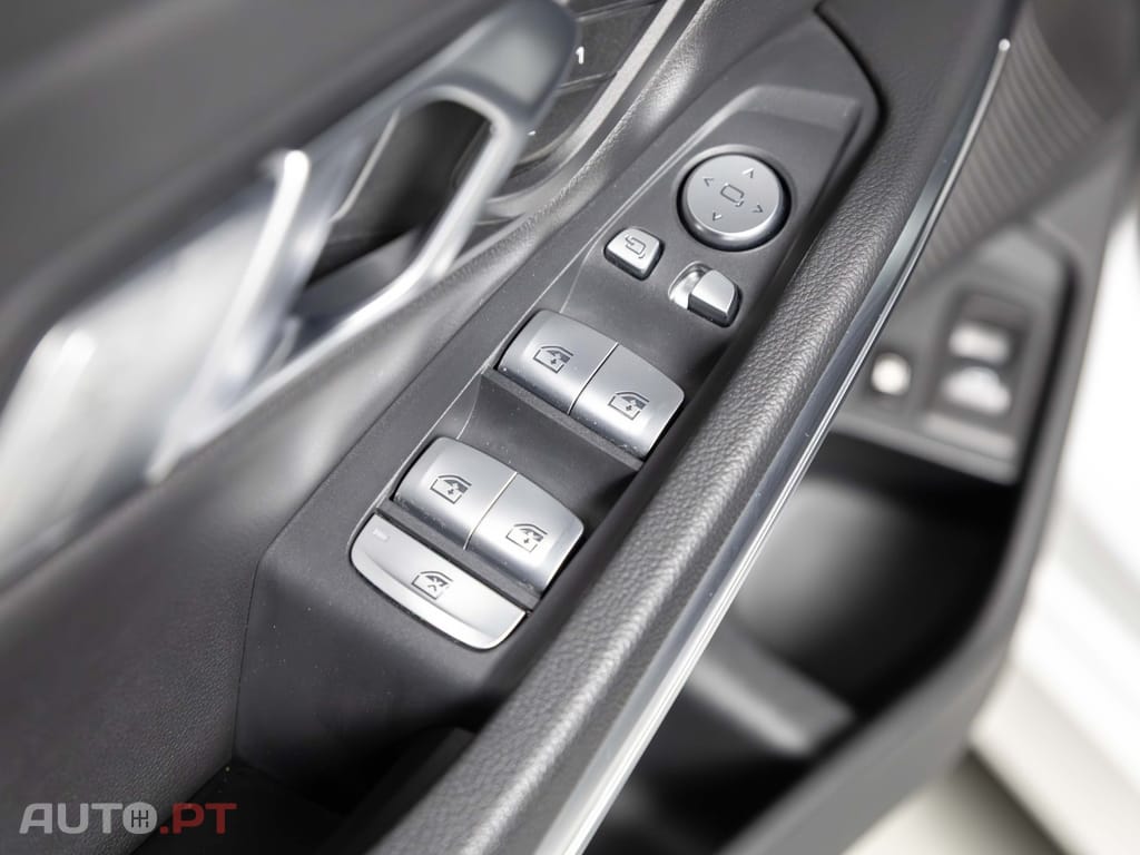 BMW 330 e Touring Pack Desportivo M Pro Auto