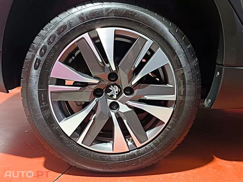 Peugeot 2008 1.2 PureTech Allure