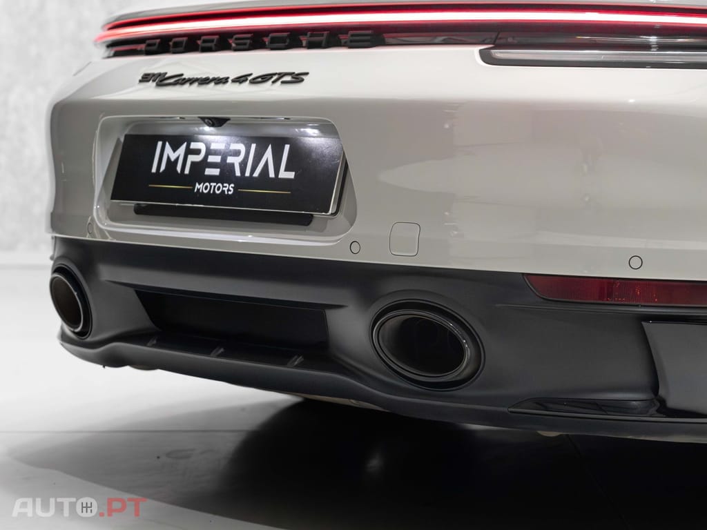 Porsche 911 Carrera 4 GTS Cabriolet