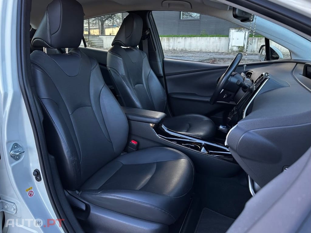 Toyota Prius 1.8 Plug-In Luxury+Pele