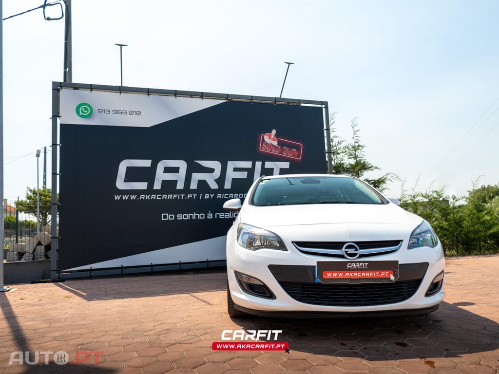 Opel Astra Outro