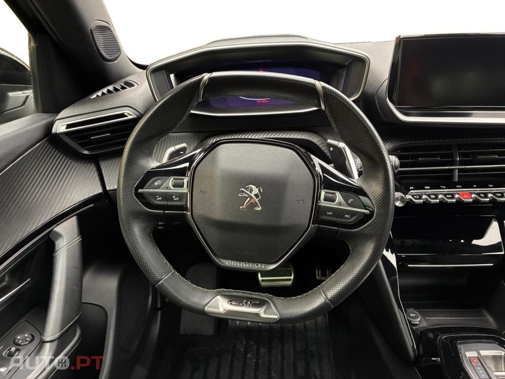 Peugeot 2008 1.2 PureTech GT EAT8
