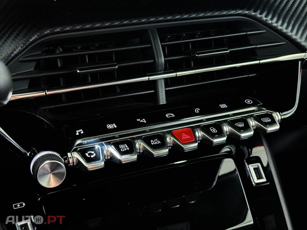 Peugeot E-2008 50 kWh GT