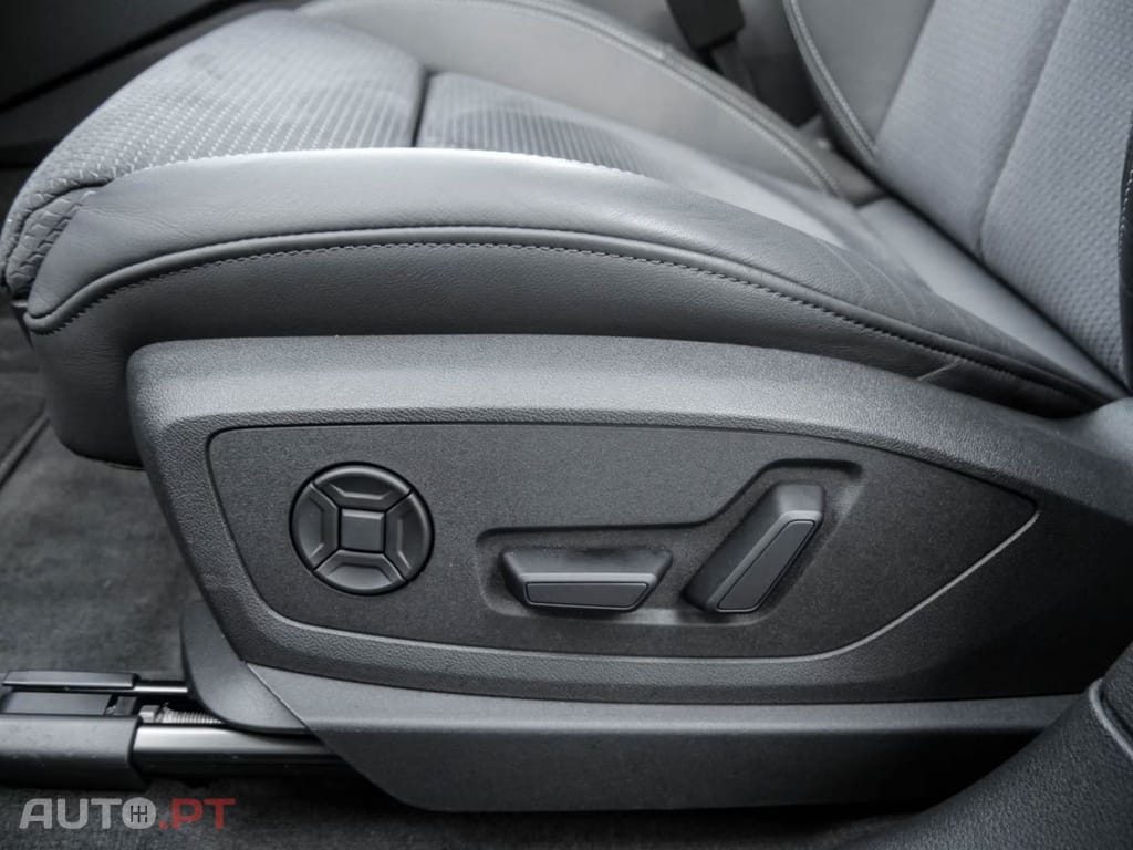 Audi Q8 E-Tron I.V.A DEDUTIVEL 55 quattro S LINE