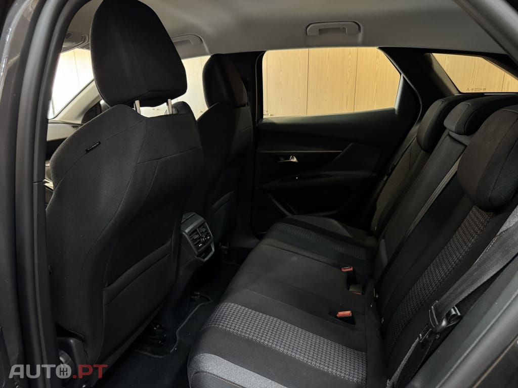 Peugeot 3008 1.5 BlueHDi Active Pack EAT8