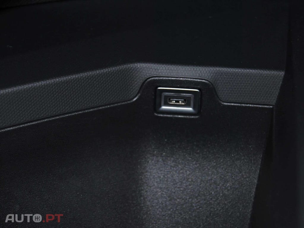 Peugeot 5008 1.2 Hybrid Allure e-DCS6