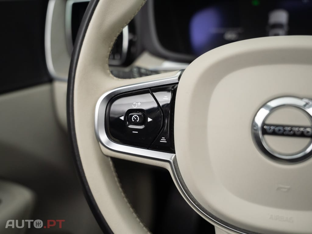 Volvo XC60 2.0 T6 PHEV Plus Bright AWD