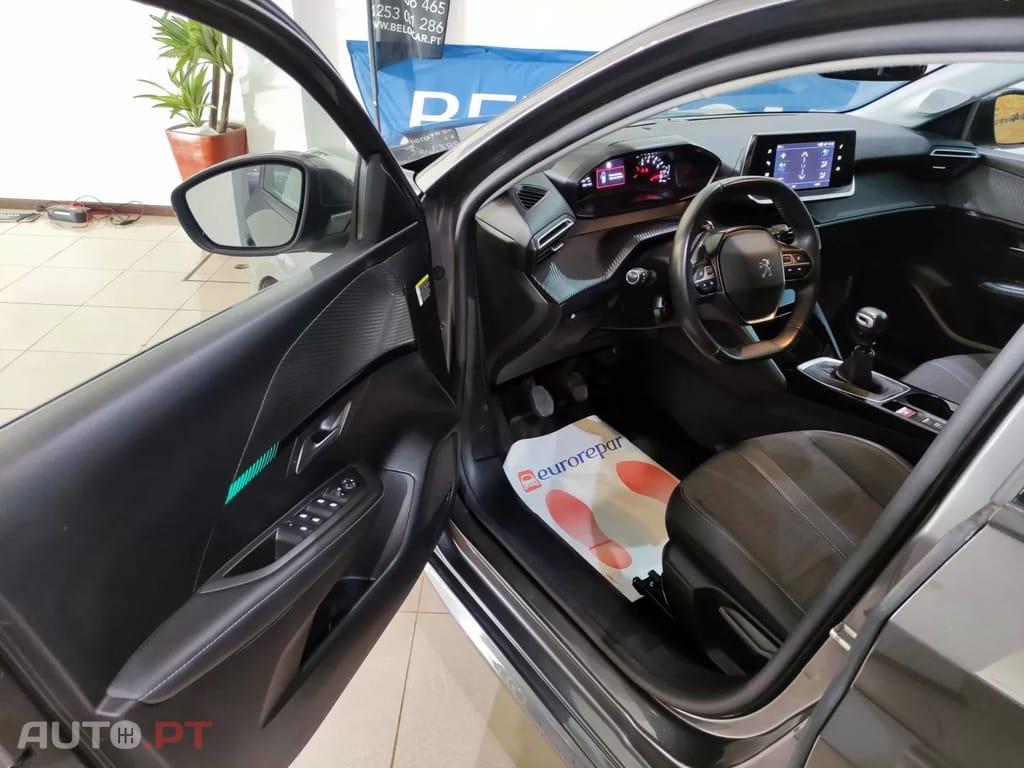 Peugeot 208 PureTech 100 Style