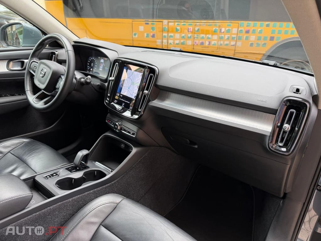 Volvo XC40 T5 Recharge DKG Essential