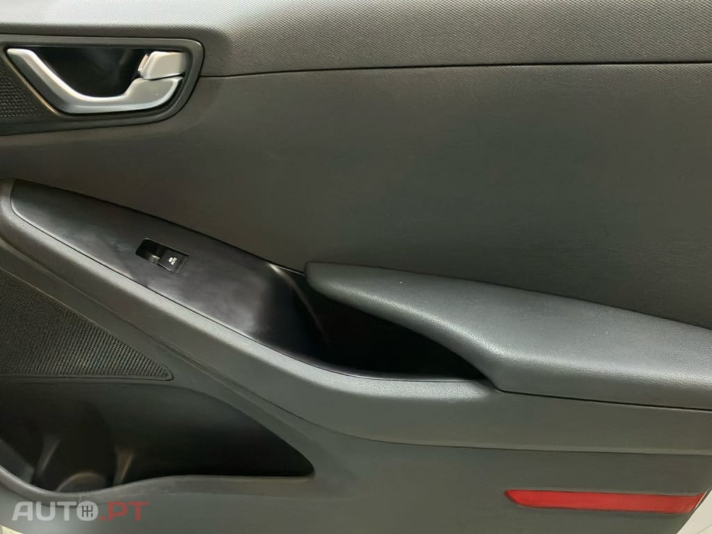 Hyundai Ioniq 1.6 GDI HEV