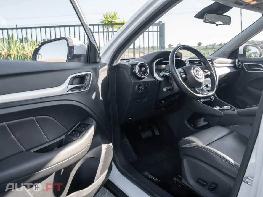 MG ZS EV 44.5 kWh Luxury